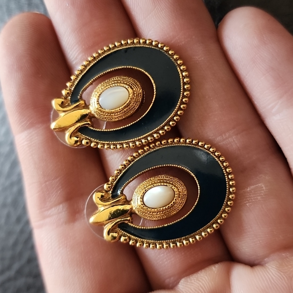 1928 earrings - Picture 1 of 8